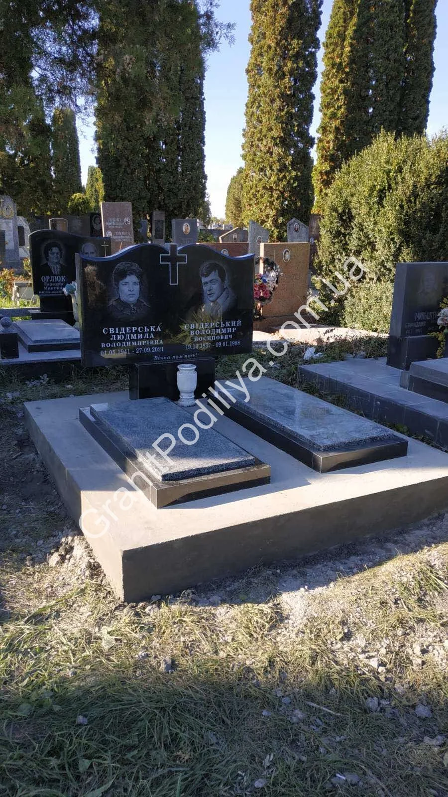 Подвійний пам'ятник з граніту - Кам'янець-Подільський | GranitPodillya